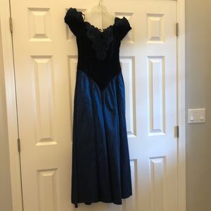 Vintage 80’s prom/bridal party gown!!